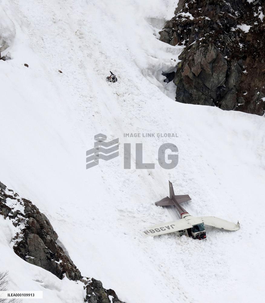 4 aboard found dead from wreckage of plane in Northern Japan Alps