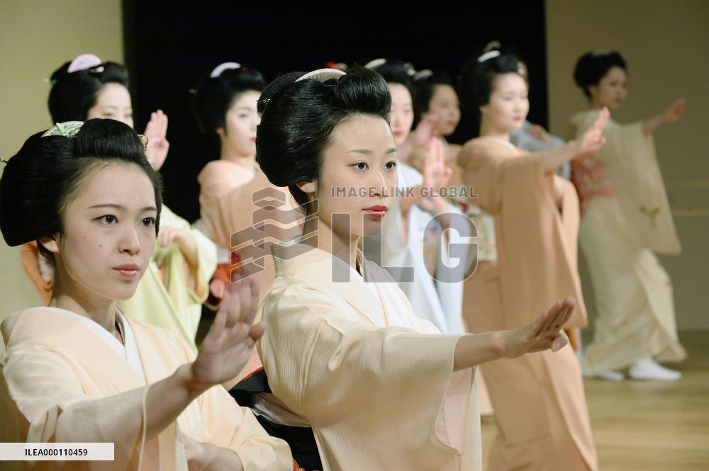 Geisha gather for joint practice of traditional dance