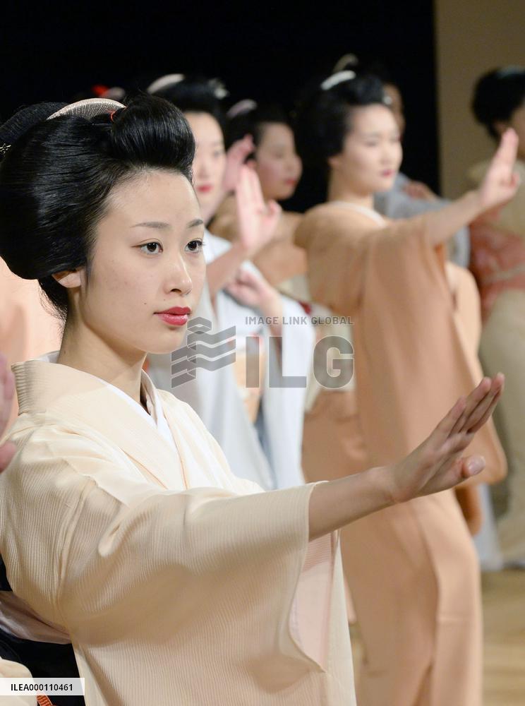 Geisha gather for joint practice of traditional dance