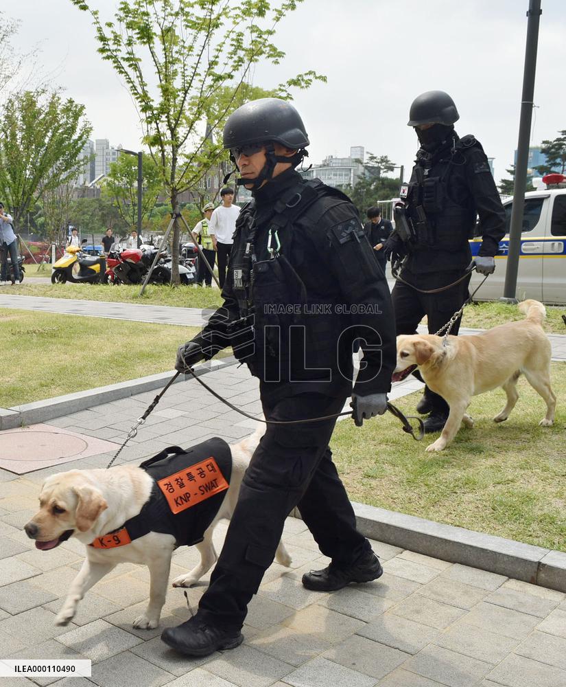 Explosion at Yonsei Univ. lab
