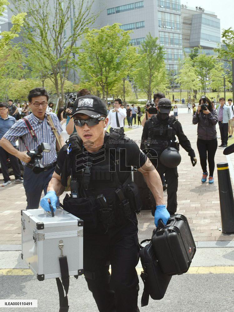 Explosion at Yonsei Univ. lab