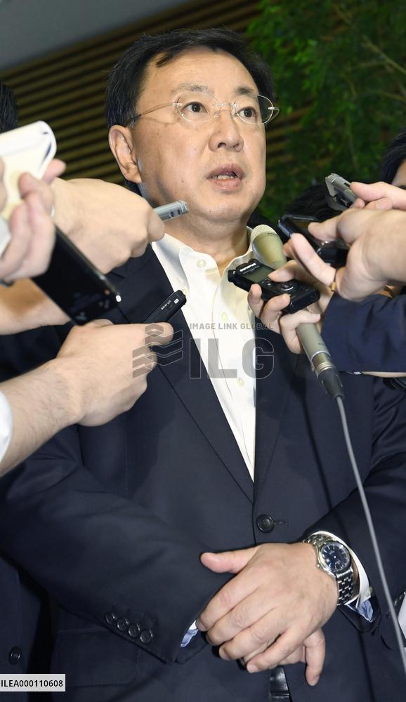Ministry finds documents apparently supporting Abe favoritism claims