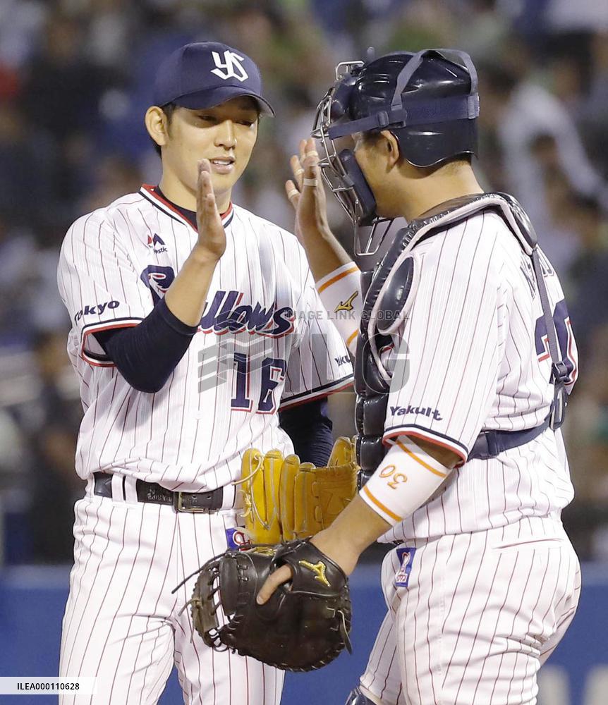 Swallows' Hara steals Norimoto's thunder
