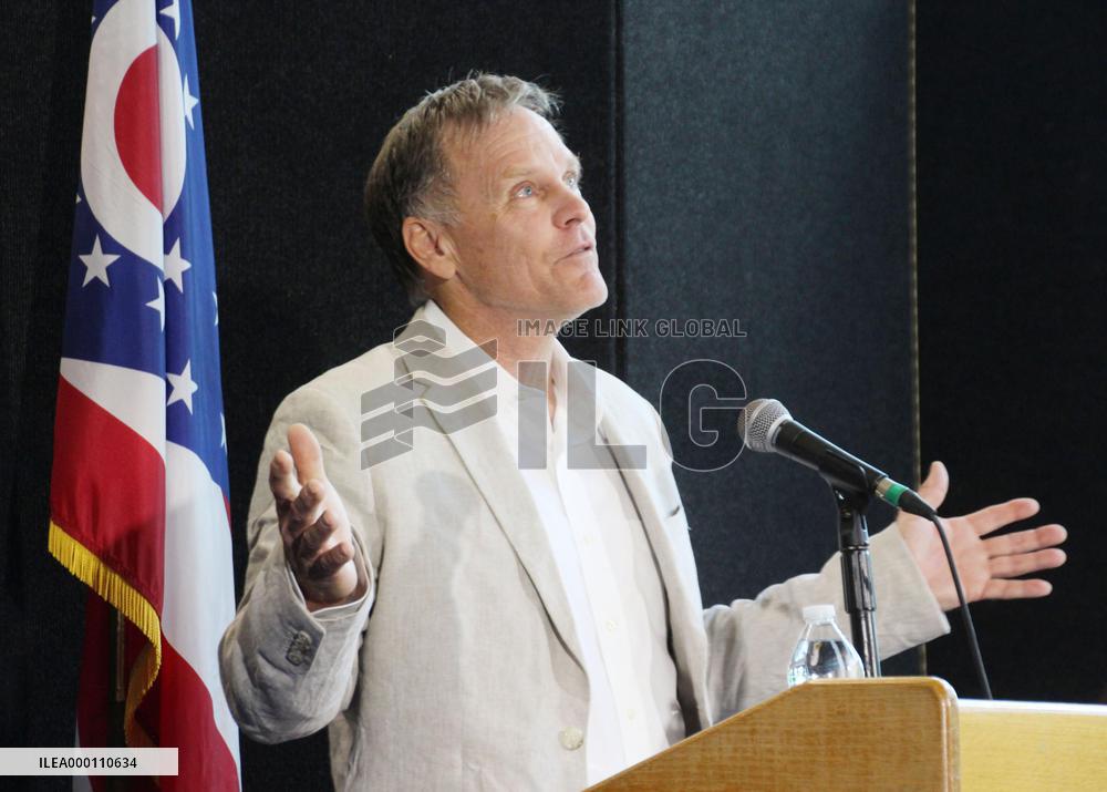Father of student freed by N. Korea meets with press