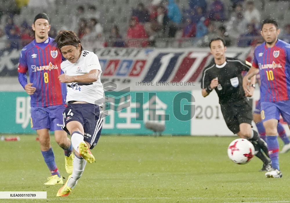 Amano's 1st career goal sends Marinos past Tokyo