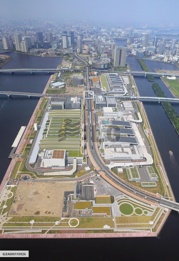 Tsukiji fish market to be redeveloped after relocation: governor