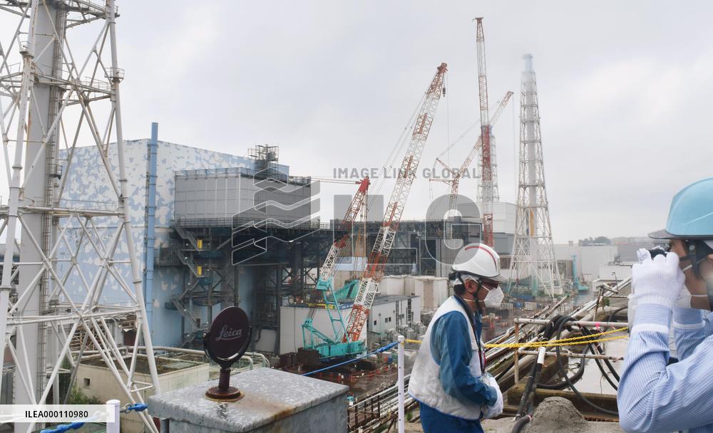 Fukushima Daiichi complex opened to media