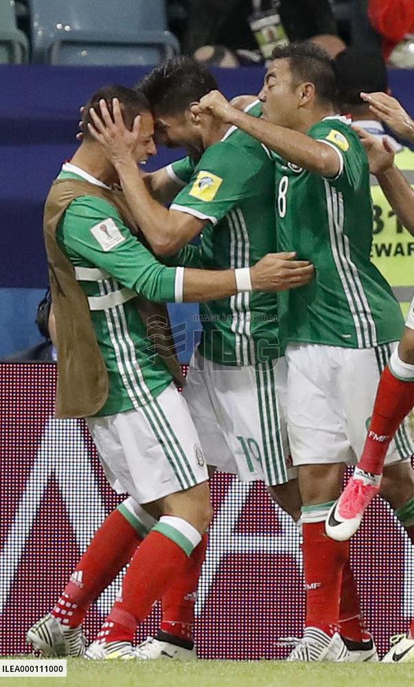 Soccer: Mexico come from behind to beat New Zealand 2-1