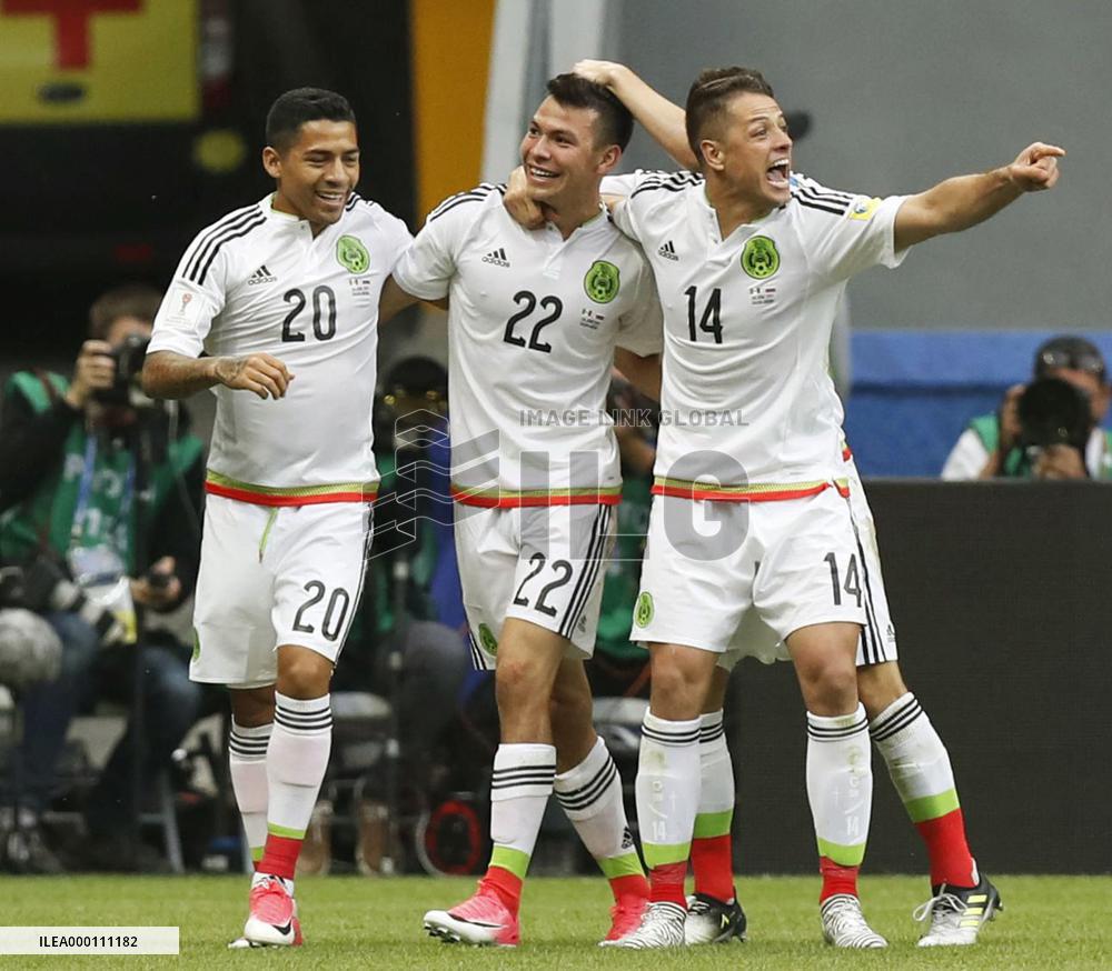 Mexico defeats Russia 2-1 in FIFA Confederations Cup