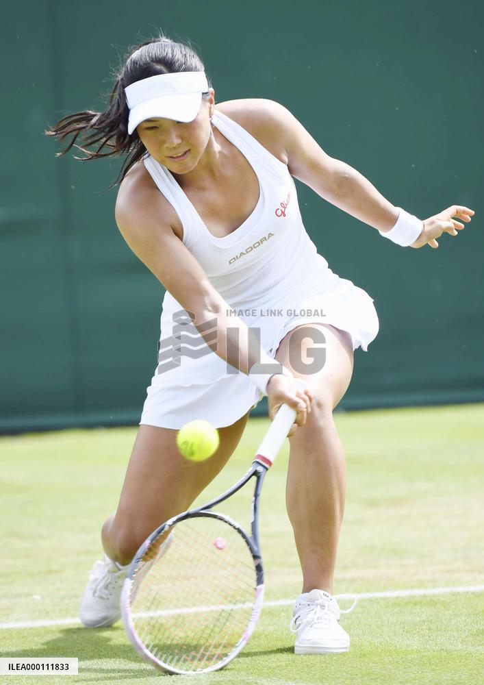 Tennis: Japan's Ozaki beaten in Wimbledon 1st round