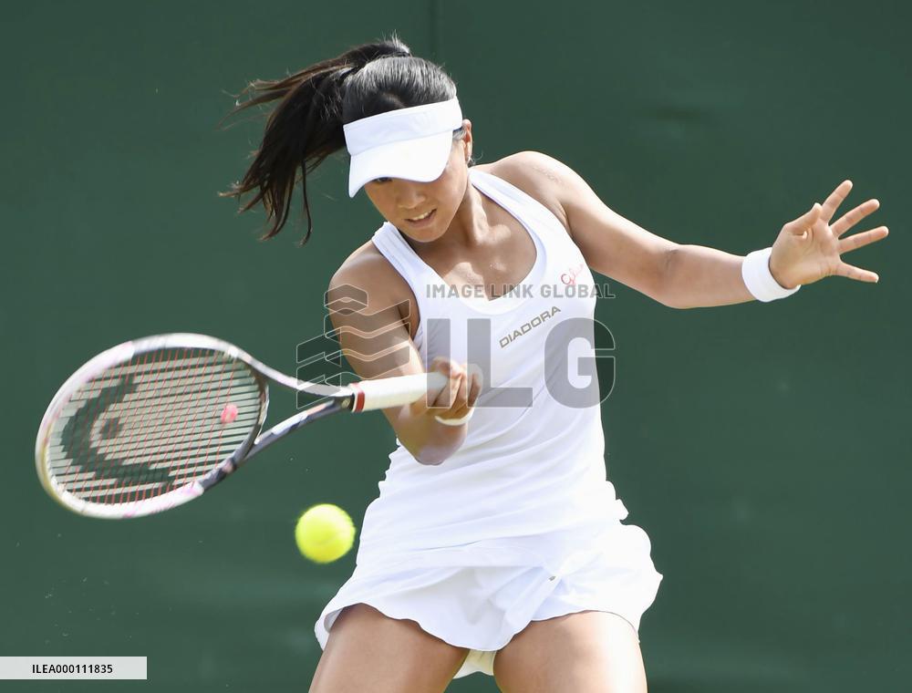Tennis: Japan's Ozaki beaten in Wimbledon 1st round