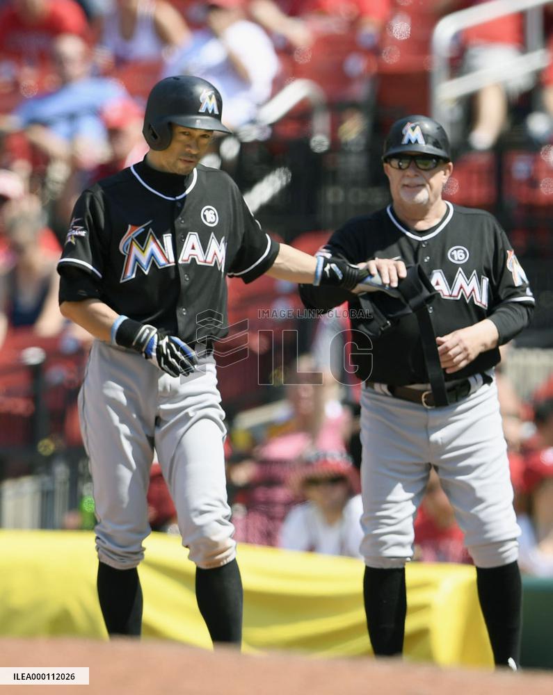 Ichiro moves into 24th on all-time MLB hit list