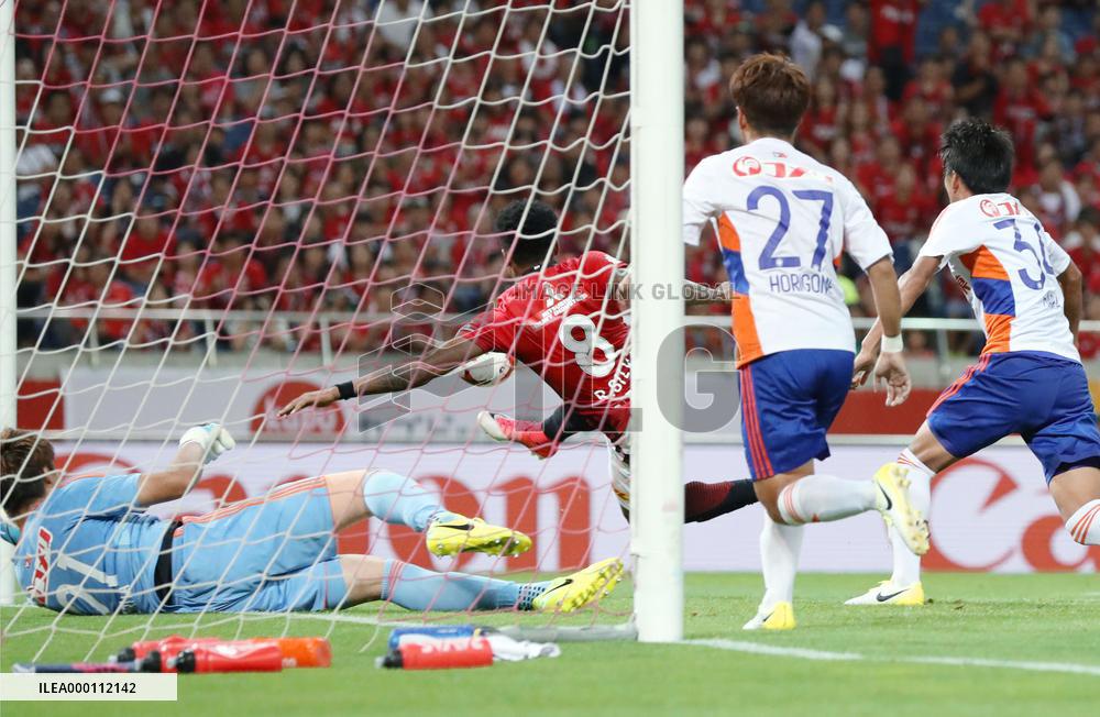 Soccer: Silva lining as Reds beat Niigata, ease pressure on Petrovic