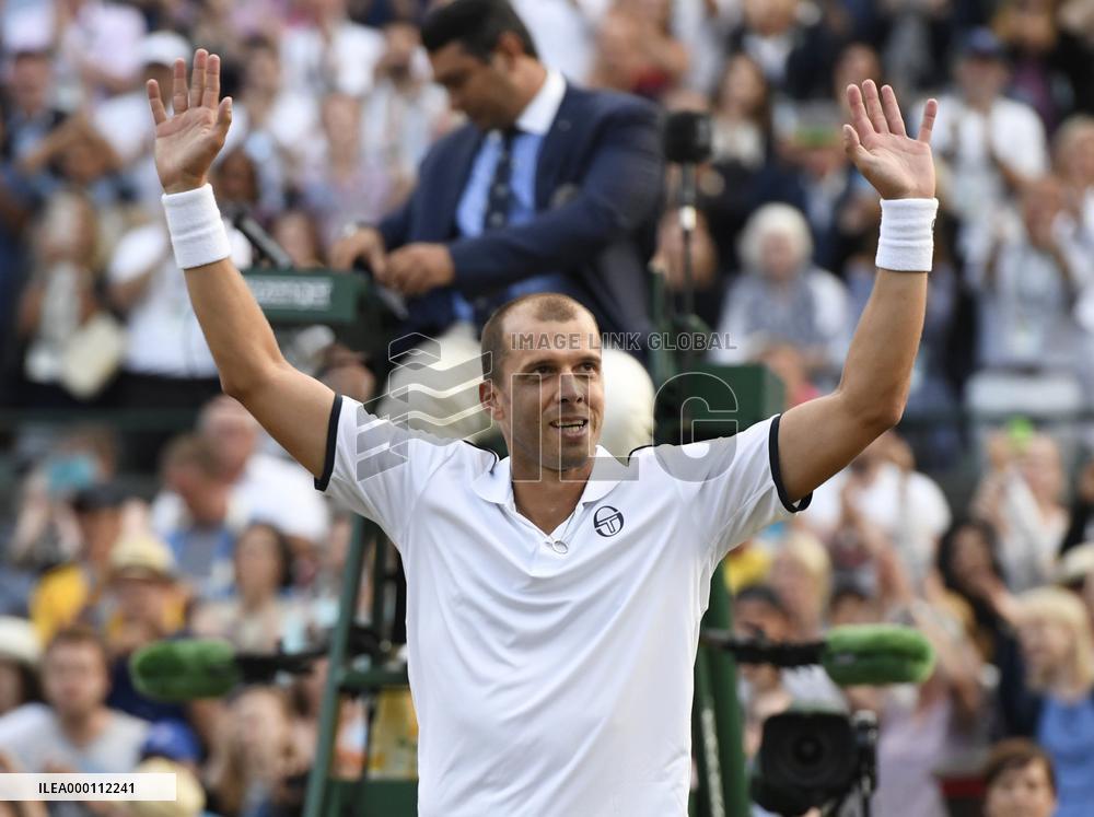 Tennis: Nadal upset by Muller in 5-set thriller