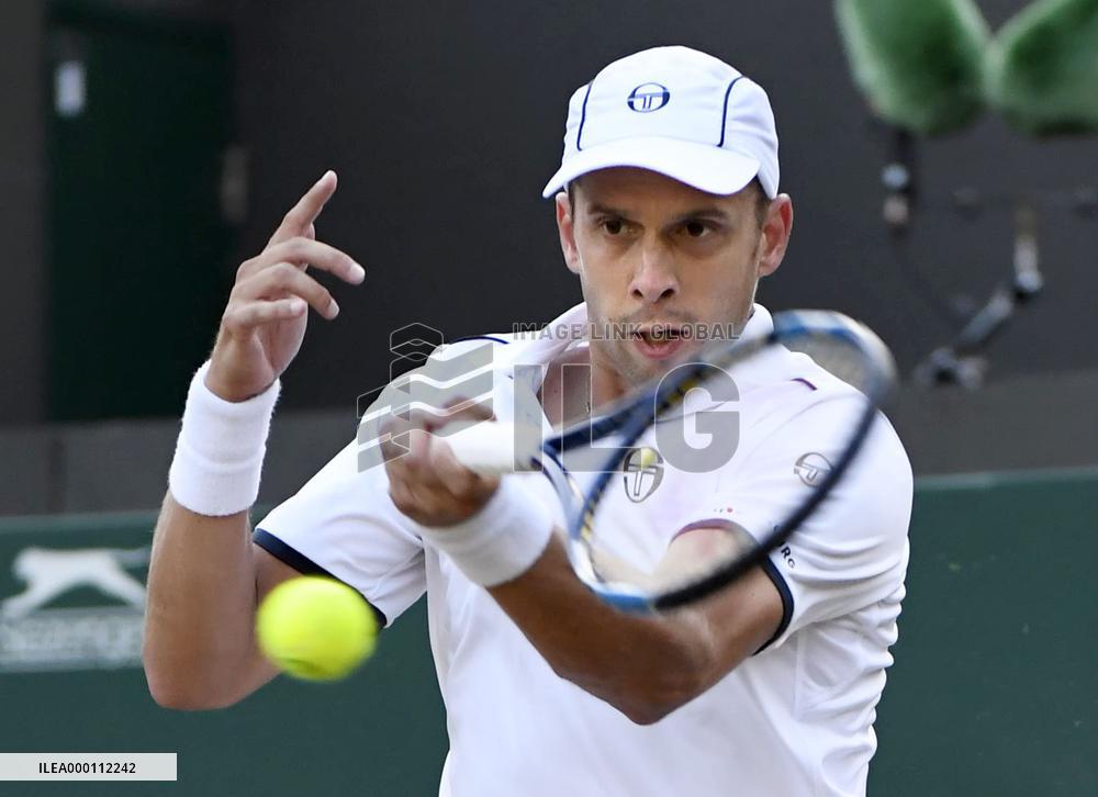 Tennis: Nadal upset by Muller in 5-set thriller