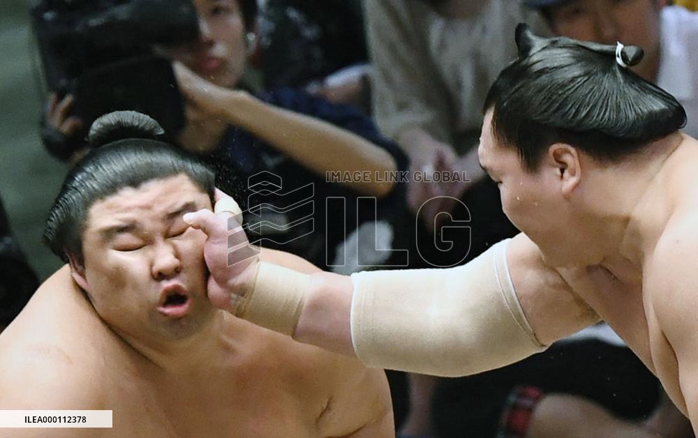 Scenes of sumo