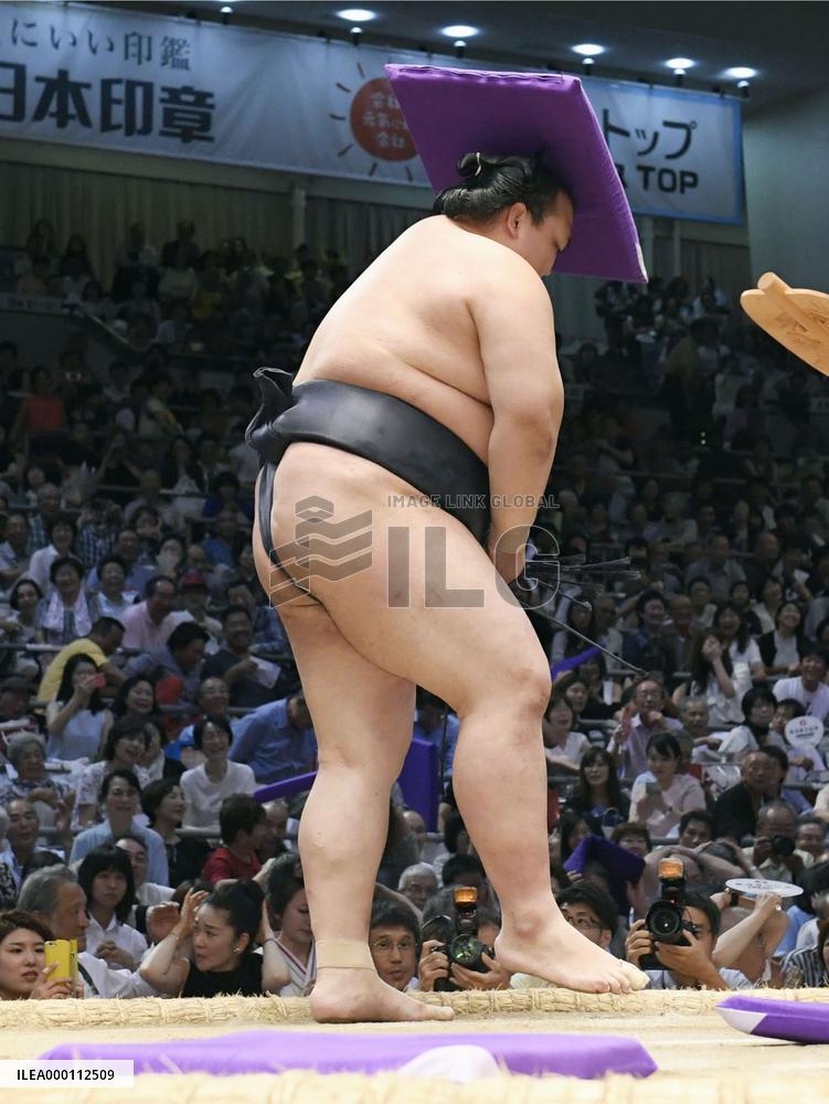 Scenes of sumo