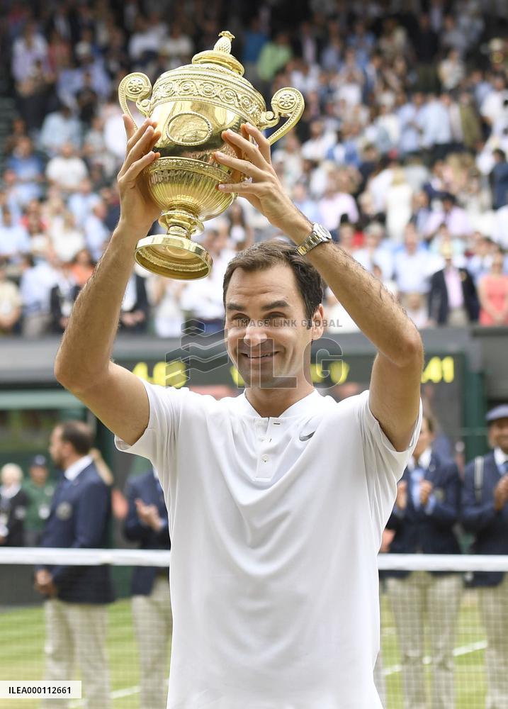 Federer wins record 8th Wimbledon title