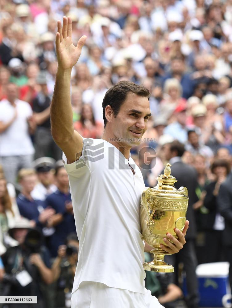 Federer wins record 8th Wimbledon title