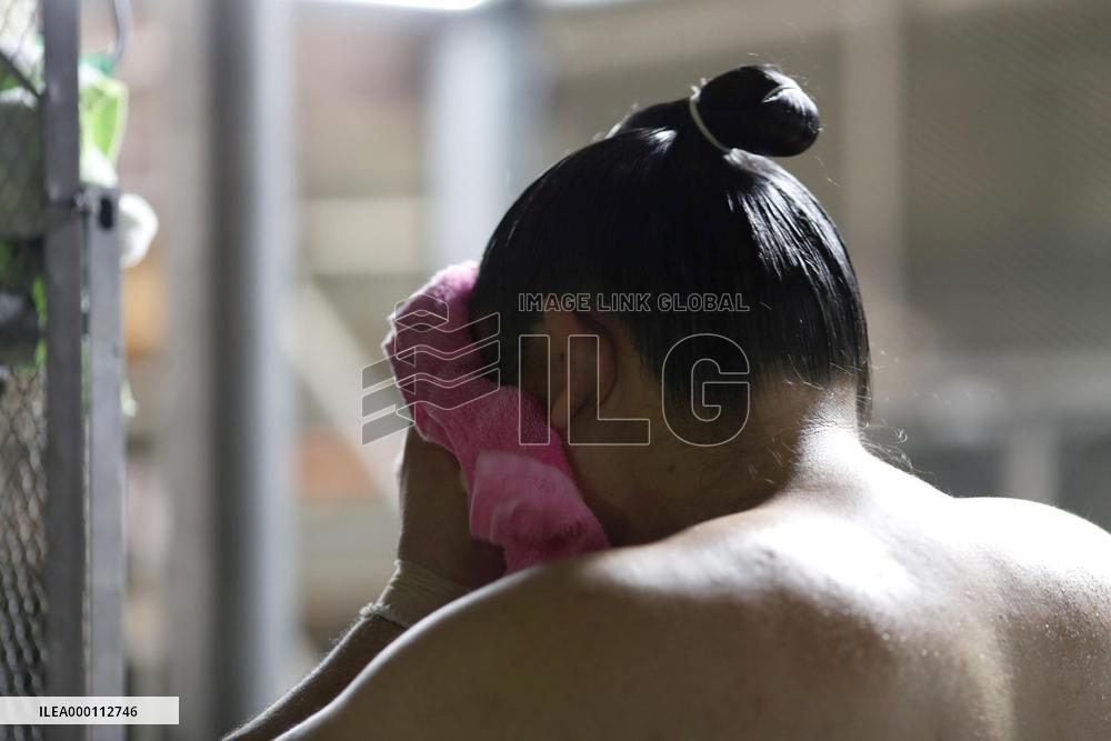 Scenes of sumo