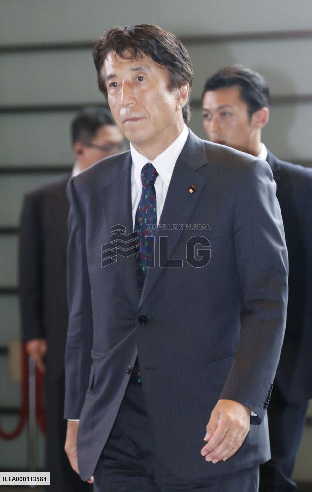 Cabinet reshuffle amid waning support for PM Abe
