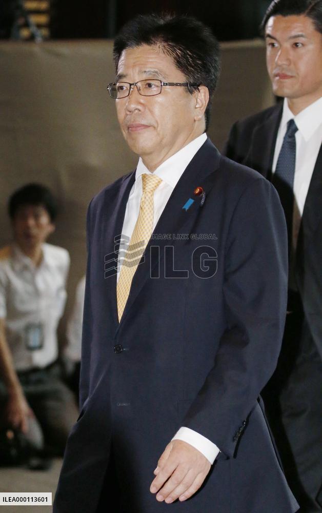Cabinet reshuffle amid waning support for PM Abe