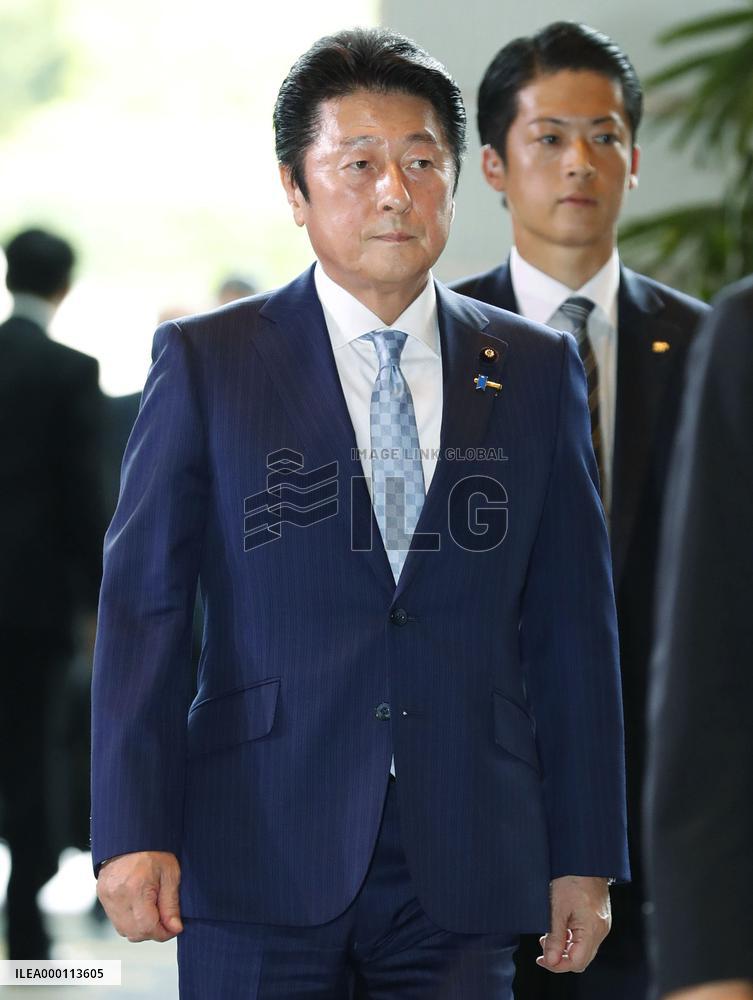 Cabinet reshuffle amid waning support for PM Abe
