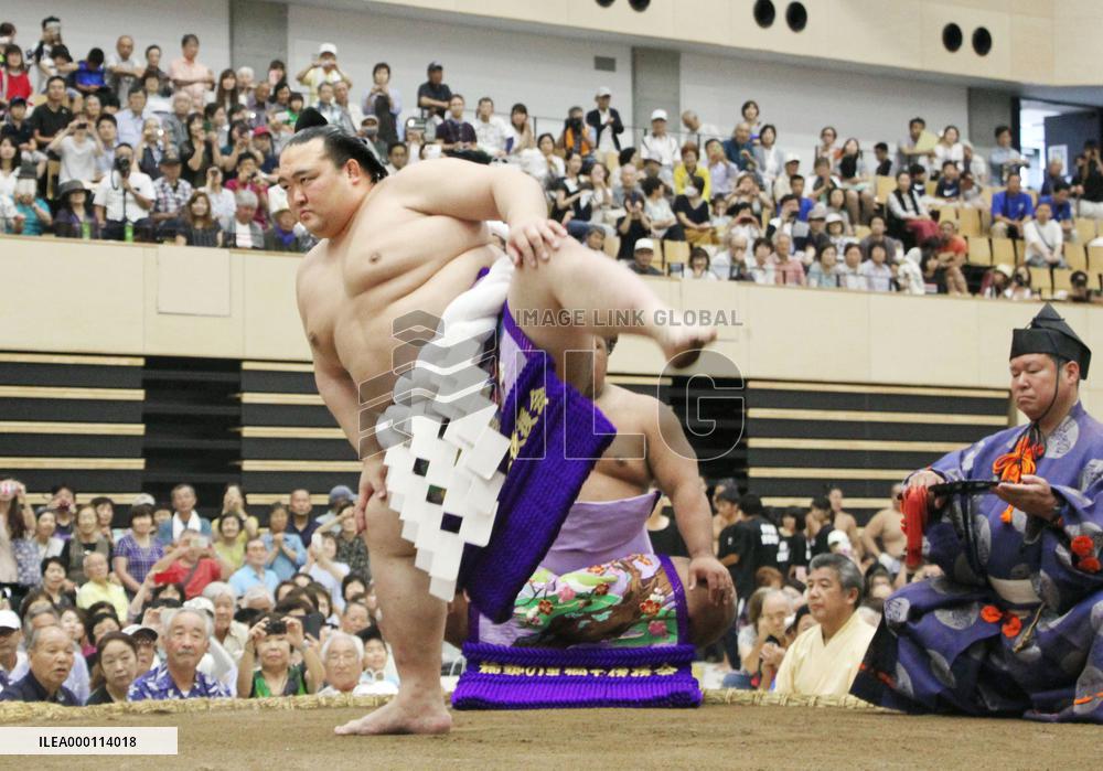 Sumo: Kisenosato joins summer regional tour, not yet ready for bouts