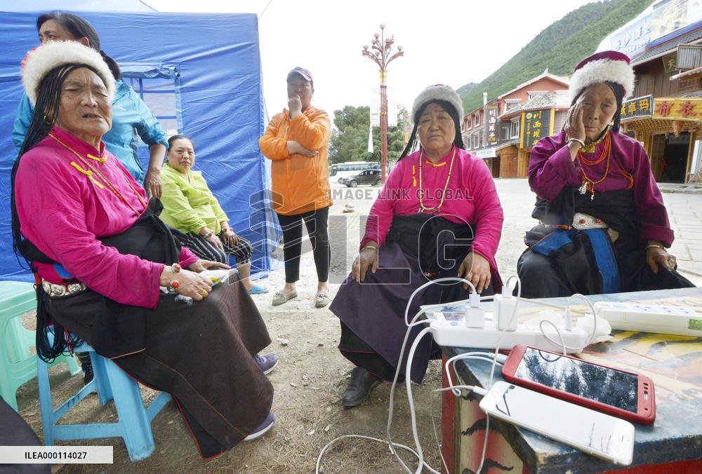 Search and rescue work continues in China's quake-hit Sichuan