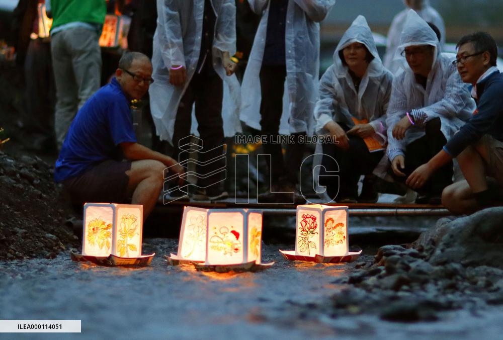 Kin pray for 1985 JAL crash victims on eve of 32nd anniversary