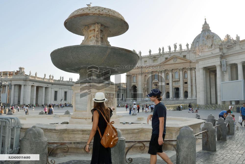 Vatican shuts down fountains due to water shortage