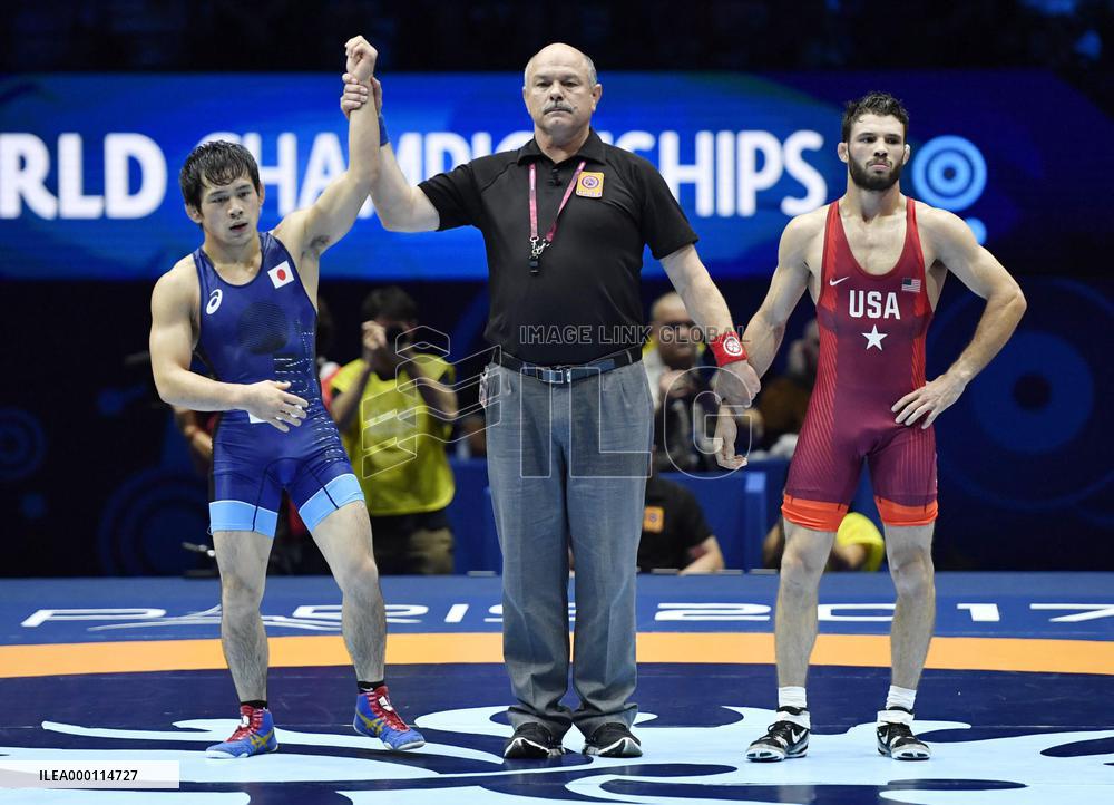 Takahashi wins gold in 57-kg FS at Paris worlds