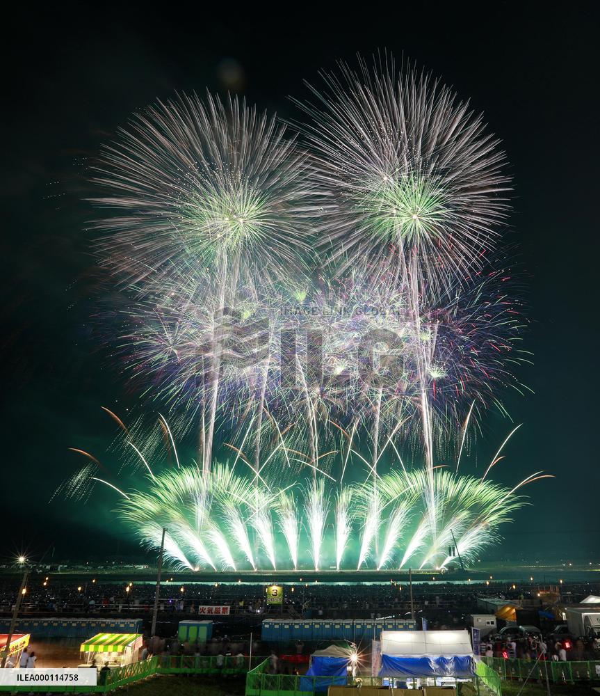18,000 fireworks shot off at national competition
