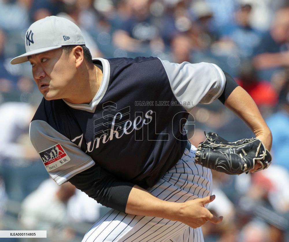 Baseball: Tanaka earns 10th win as Yankees rout Mariners