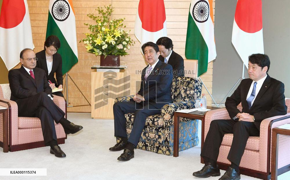India's Defense Minister visits Japan