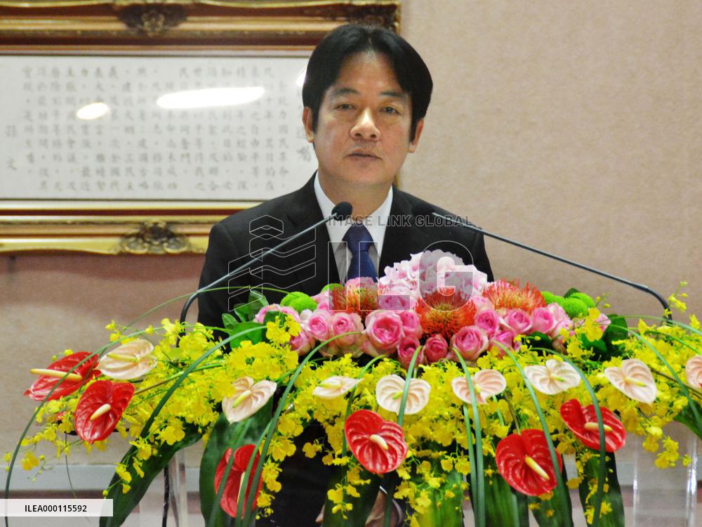 Taiwan's new premier sworn in, promises "pragmatic" Cabinet