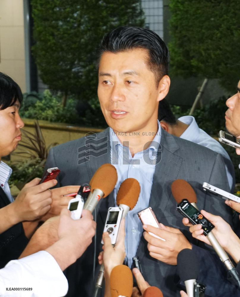 Tokyo governor meets with ex-Democratic Party official