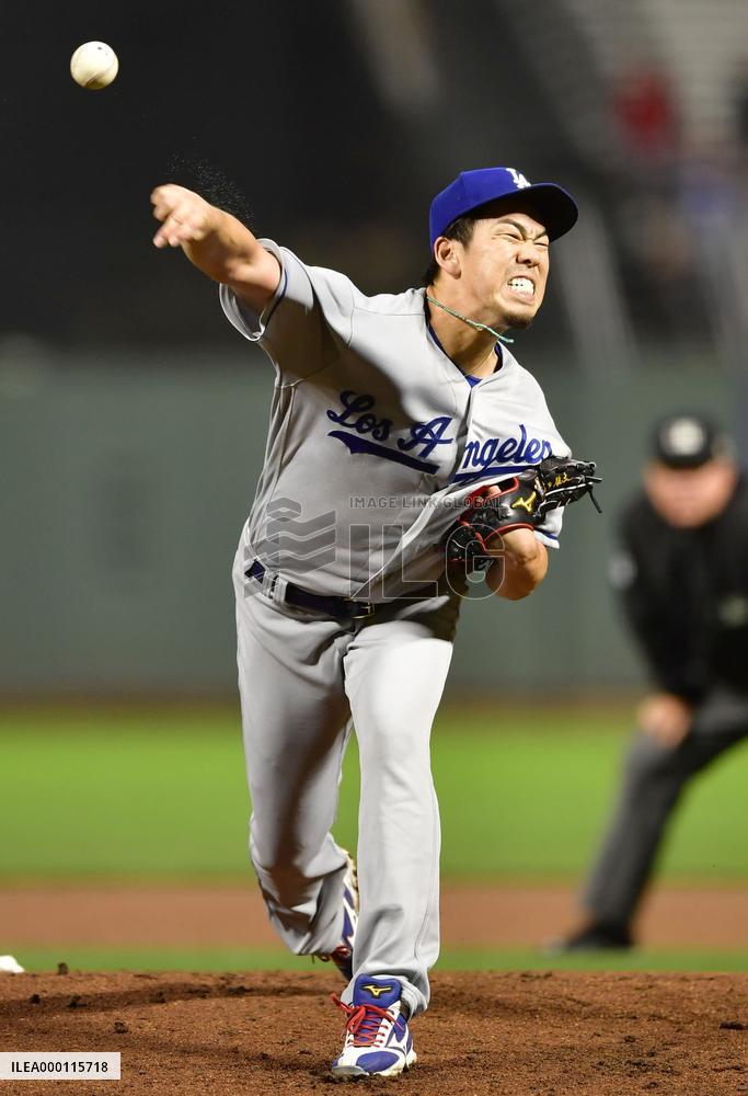 Baseball: Lengthy rain delay in Giants-Dodgers game