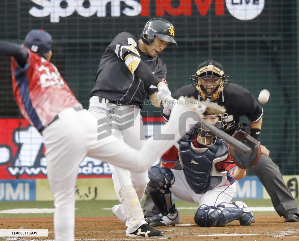 Yanagita leads Hawks to Pacific League pennant