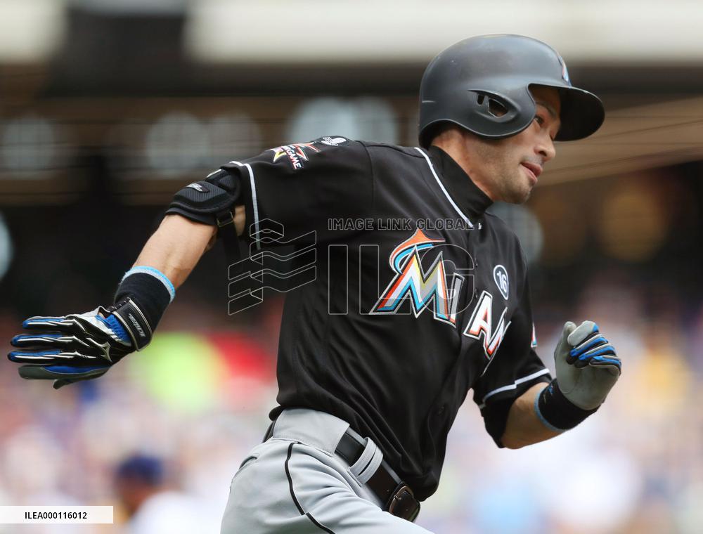 Baseball: Ichiro goes 1-for-4 in Marlins' loss to Brewers