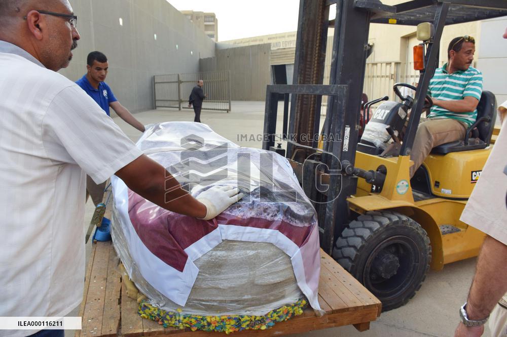 King Khafre statue moved to new Egyptian museum