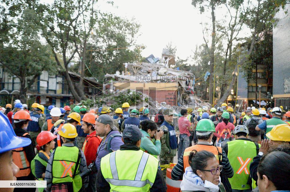 4 killed in latest deadly earthquake in Mexico