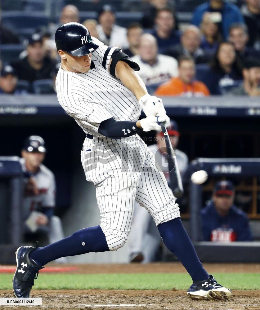 Baseball: Yankees-Twins AL wild-card game