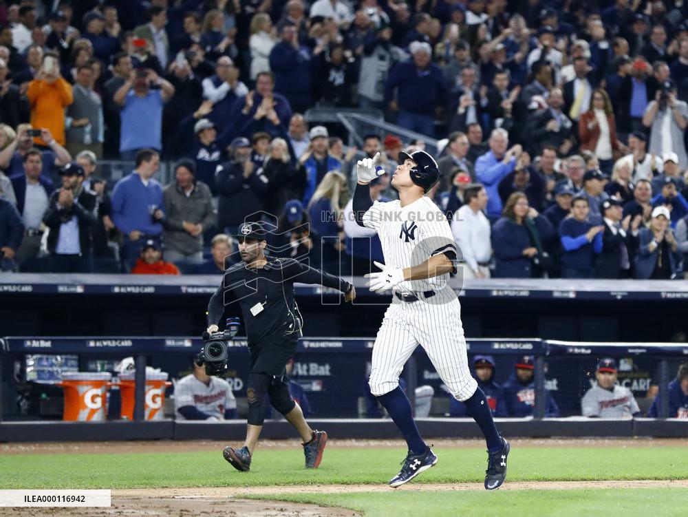 Baseball: Yankees-Twins AL wild-card game