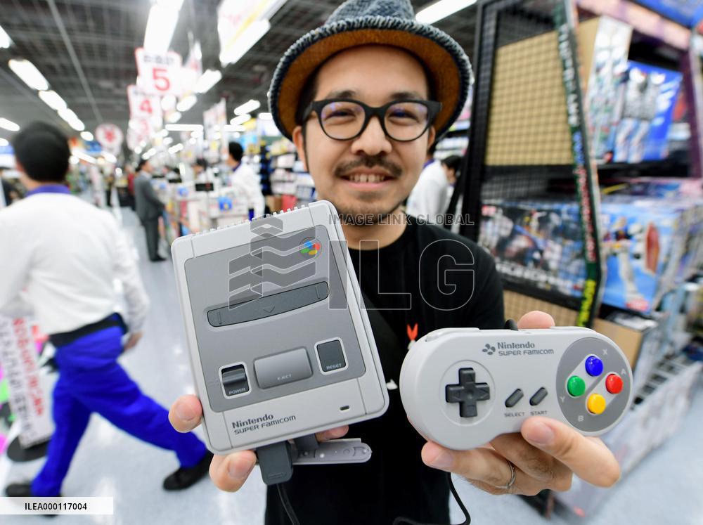 Nintendo's recreated Super Famicom hits Japan market
