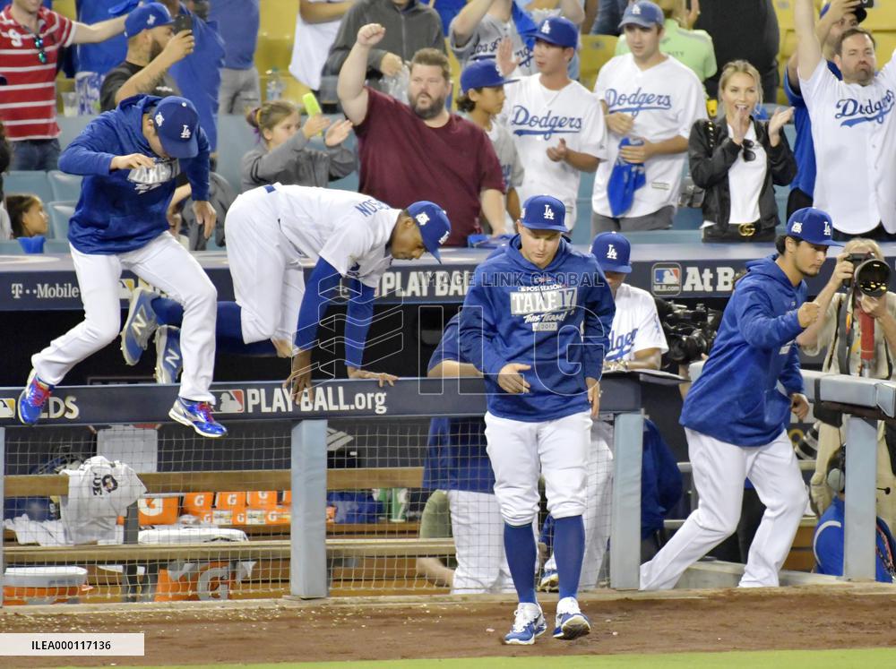 Dodgers beat Diamondbacks in NLDS game