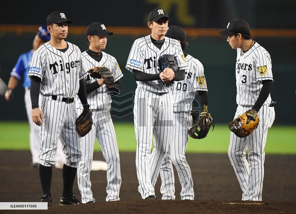 Baseball: BayStars beat Tigers to reach Climax Series final stage
