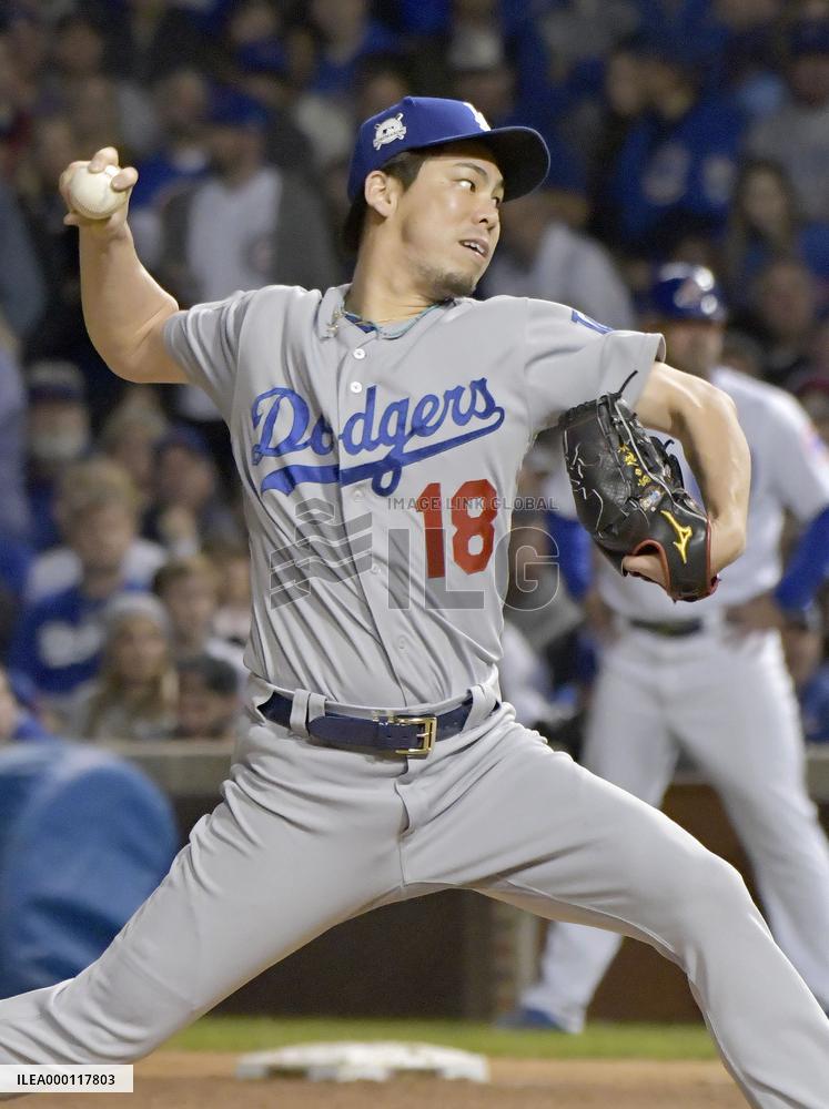 Dodgers' Maeda pitches in relief