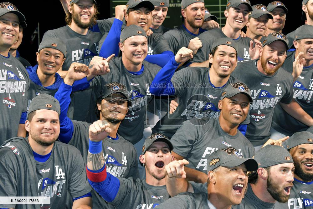 Maeda continues perfect relief in Dodgers' NLCS victory