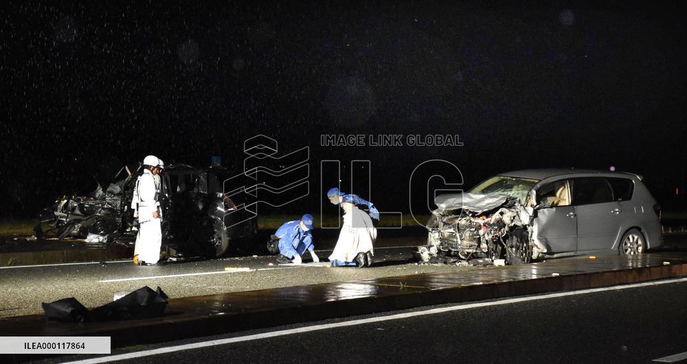 3 high school students die in car crash